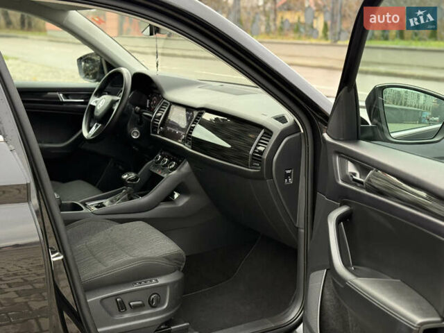 Черный Шкода Kodiaq, объемом двигателя 2 л и пробегом 237 тыс. км за 26555 $, фото 89 на Automoto.ua