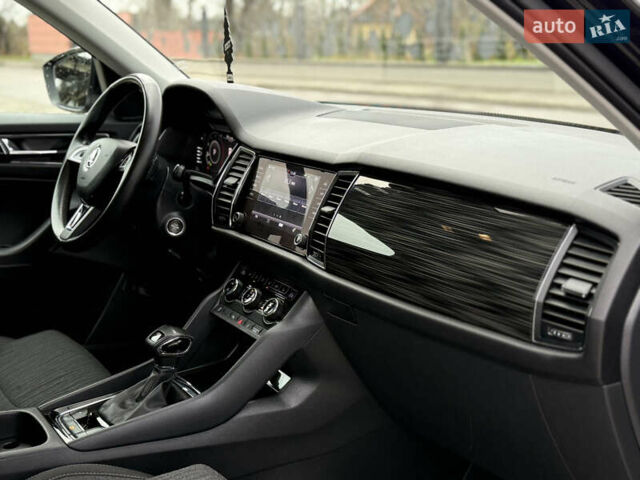 Черный Шкода Kodiaq, объемом двигателя 2 л и пробегом 237 тыс. км за 26555 $, фото 94 на Automoto.ua
