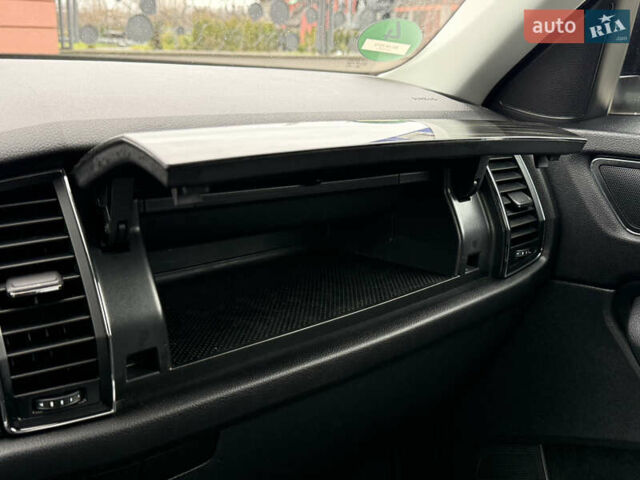 Черный Шкода Kodiaq, объемом двигателя 2 л и пробегом 237 тыс. км за 26555 $, фото 125 на Automoto.ua