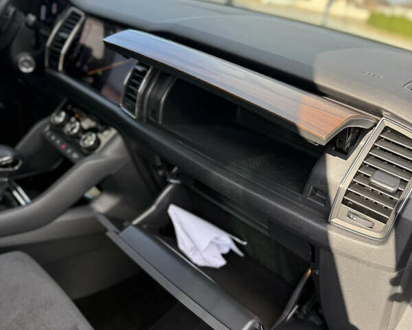 Черный Шкода Kodiaq, объемом двигателя 2 л и пробегом 175 тыс. км за 35499 $, фото 79 на Automoto.ua