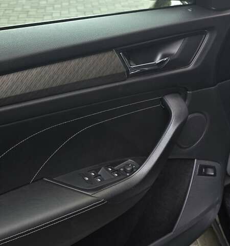 Черный Шкода Kodiaq, объемом двигателя 1.97 л и пробегом 92 тыс. км за 33600 $, фото 3 на Automoto.ua