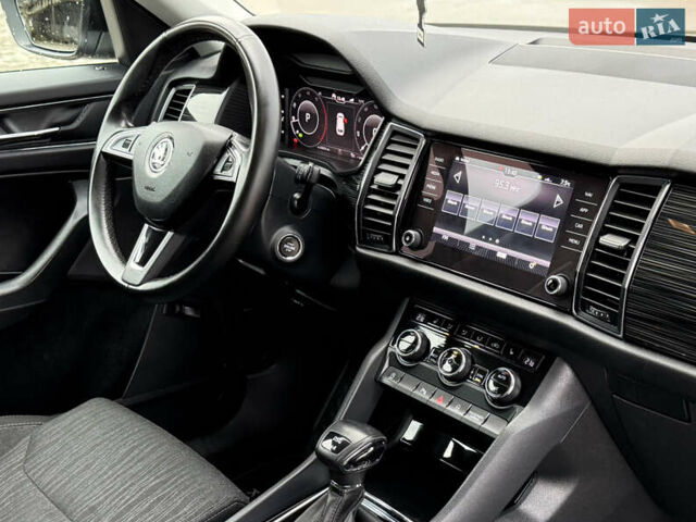 Черный Шкода Kodiaq, объемом двигателя 2 л и пробегом 237 тыс. км за 26555 $, фото 95 на Automoto.ua