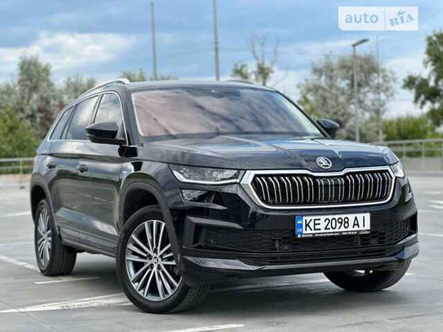 Черный Шкода Kodiaq, объемом двигателя 1.97 л и пробегом 10 тыс. км за 48800 $, фото 2 на Automoto.ua