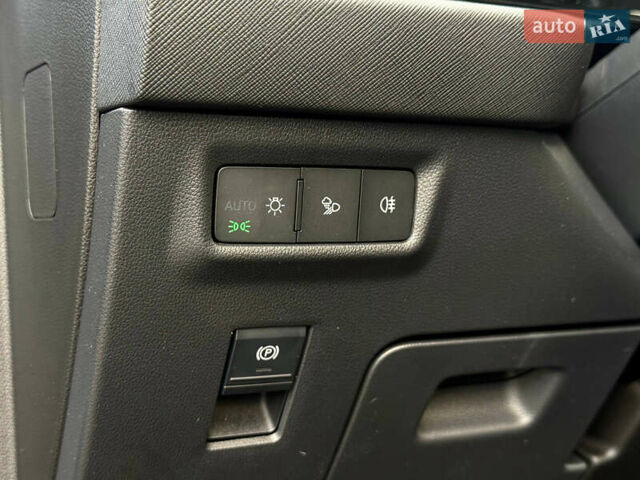 Чорний Шкода Kodiaq, об'ємом двигуна 2 л та пробігом 1 тис. км за 47777 $, фото 77 на Automoto.ua