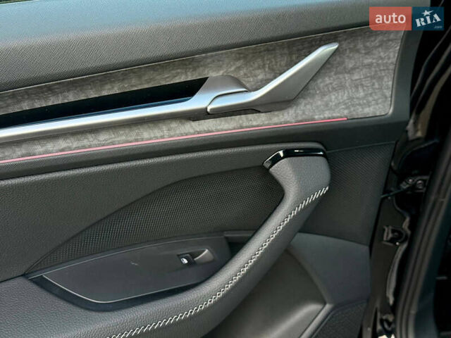 Чорний Шкода Kodiaq, об'ємом двигуна 2 л та пробігом 1 тис. км за 47777 $, фото 54 на Automoto.ua