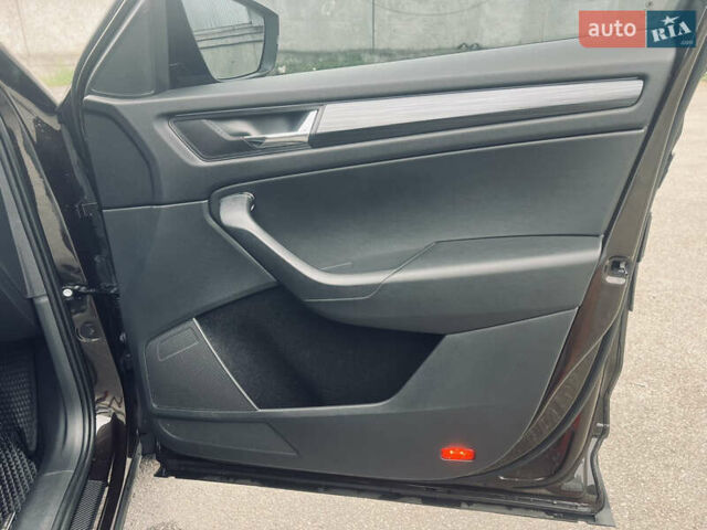 Коричневый Шкода Kodiaq, объемом двигателя 1.97 л и пробегом 116 тыс. км за 29900 $, фото 19 на Automoto.ua
