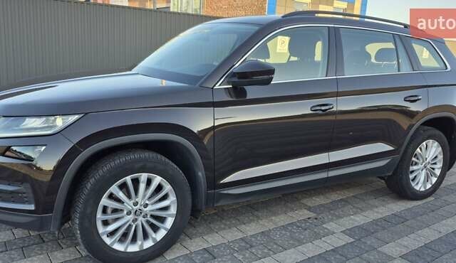 Коричневий Шкода Kodiaq, об'ємом двигуна 1.97 л та пробігом 49 тис. км за 35000 $, фото 3 на Automoto.ua