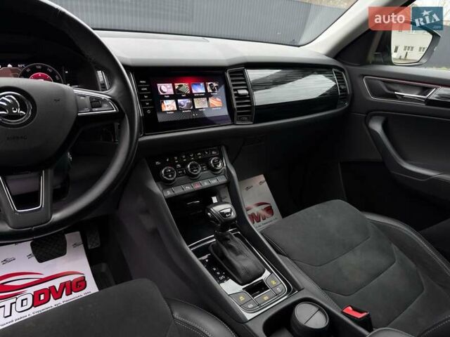Коричневий Шкода Kodiaq, об'ємом двигуна 2 л та пробігом 100 тис. км за 28999 $, фото 42 на Automoto.ua