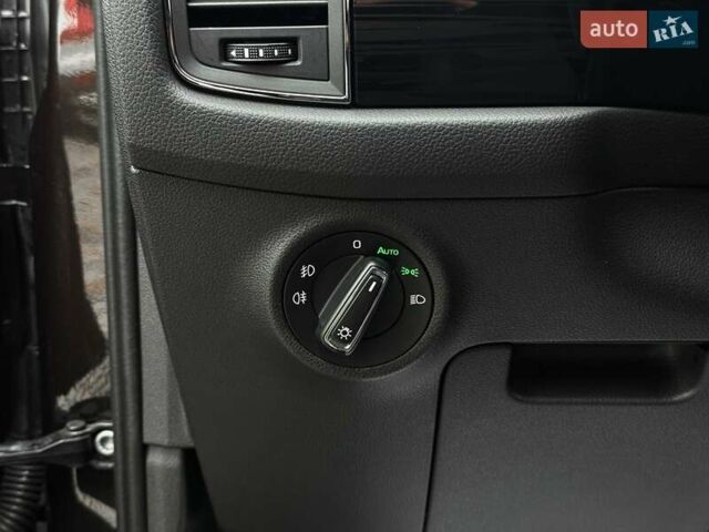 Коричневий Шкода Kodiaq, об'ємом двигуна 2 л та пробігом 100 тис. км за 28999 $, фото 36 на Automoto.ua