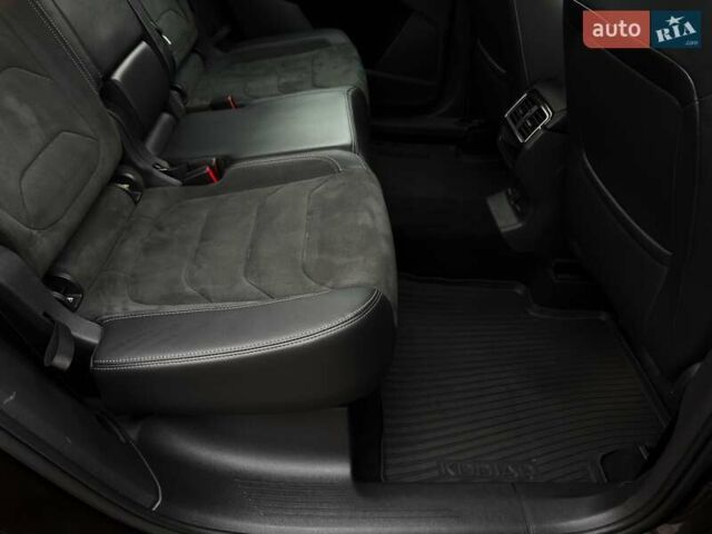 Коричневий Шкода Kodiaq, об'ємом двигуна 2 л та пробігом 100 тис. км за 28999 $, фото 62 на Automoto.ua