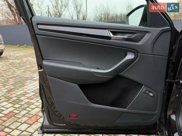 Коричневий Шкода Kodiaq, об'ємом двигуна 2 л та пробігом 100 тис. км за 28999 $, фото 27 на Automoto.ua