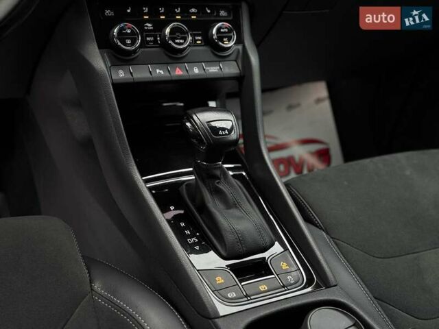 Коричневий Шкода Kodiaq, об'ємом двигуна 2 л та пробігом 100 тис. км за 28999 $, фото 45 на Automoto.ua