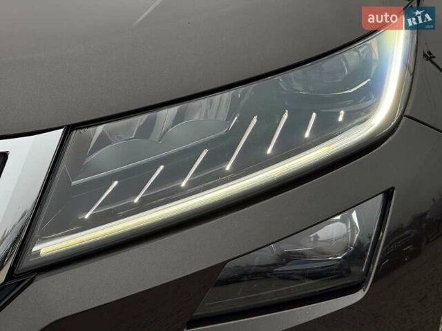 Коричневий Шкода Kodiaq, об'ємом двигуна 2 л та пробігом 100 тис. км за 28999 $, фото 13 на Automoto.ua