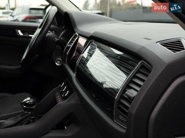 Коричневий Шкода Kodiaq, об'ємом двигуна 2 л та пробігом 100 тис. км за 28999 $, фото 71 на Automoto.ua
