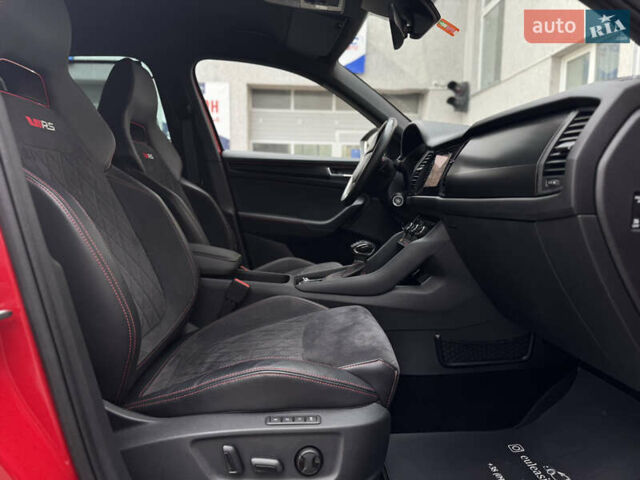 Красный Шкода Kodiaq, объемом двигателя 2 л и пробегом 190 тыс. км за 35999 $, фото 26 на Automoto.ua