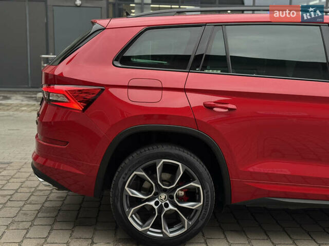 Красный Шкода Kodiaq, объемом двигателя 2 л и пробегом 190 тыс. км за 35999 $, фото 3 на Automoto.ua