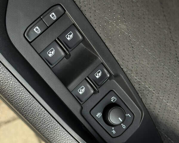 Красный Шкода Kodiaq, объемом двигателя 2 л и пробегом 190 тыс. км за 35999 $, фото 7 на Automoto.ua