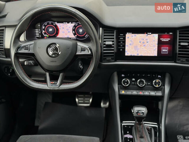 Красный Шкода Kodiaq, объемом двигателя 2 л и пробегом 190 тыс. км за 35999 $, фото 31 на Automoto.ua