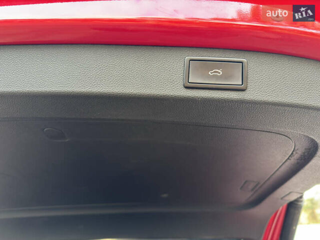 Красный Шкода Kodiaq, объемом двигателя 1.97 л и пробегом 231 тыс. км за 25500 $, фото 12 на Automoto.ua