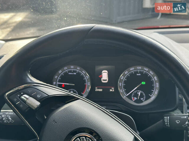 Красный Шкода Kodiaq, объемом двигателя 1.97 л и пробегом 231 тыс. км за 25500 $, фото 18 на Automoto.ua