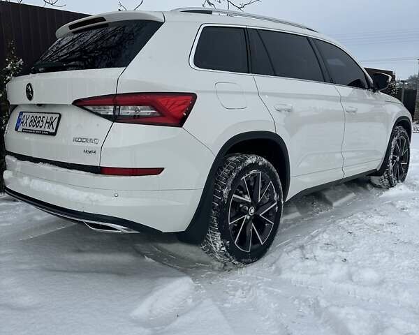 Шкода Kodiaq, об'ємом двигуна 1.97 л та пробігом 108 тис. км за 33000 $, фото 3 на Automoto.ua