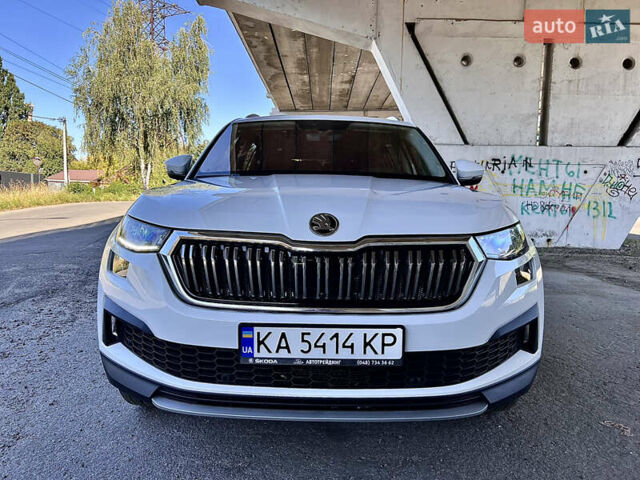 Шкода Kodiaq 2023 в Киеве на Automoto.ua Шкода Kodiaq, объемом двигателя 1.97 л и пробегом 80 тыс. км за 37997 $, фото 15 на Automoto.ua