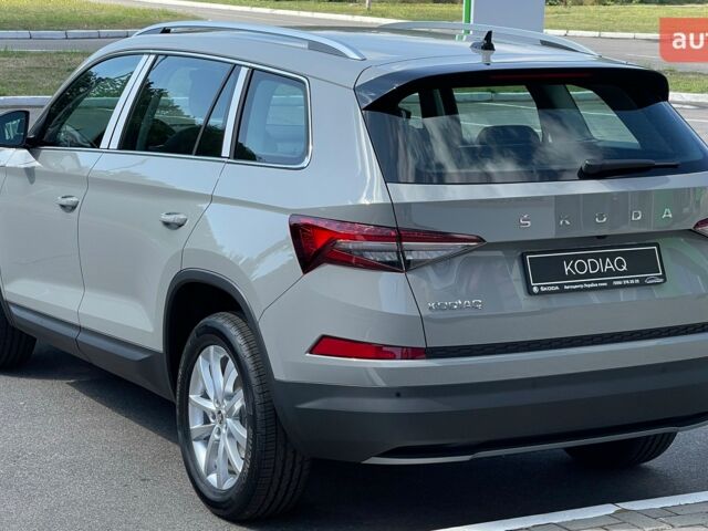 Шкода Kodiaq 2023 у Днепре (Днепропетровске) на Automoto.ua Шкода Kodiaq, об'ємом двигуна 1.97 л та пробігом 0 тис. км за 42997 $, фото 2 на Automoto.ua