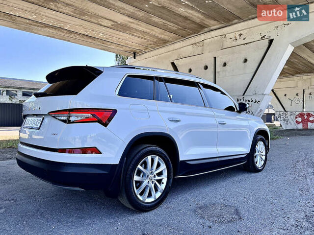 Шкода Kodiaq 2023 в Киеве на Automoto.ua Шкода Kodiaq, объемом двигателя 1.97 л и пробегом 80 тыс. км за 37997 $, фото 19 на Automoto.ua