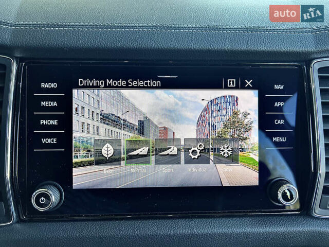 Шкода Kodiaq 2023 в Киеве на Automoto.ua Шкода Kodiaq, объемом двигателя 1.97 л и пробегом 80 тыс. км за 37997 $, фото 62 на Automoto.ua