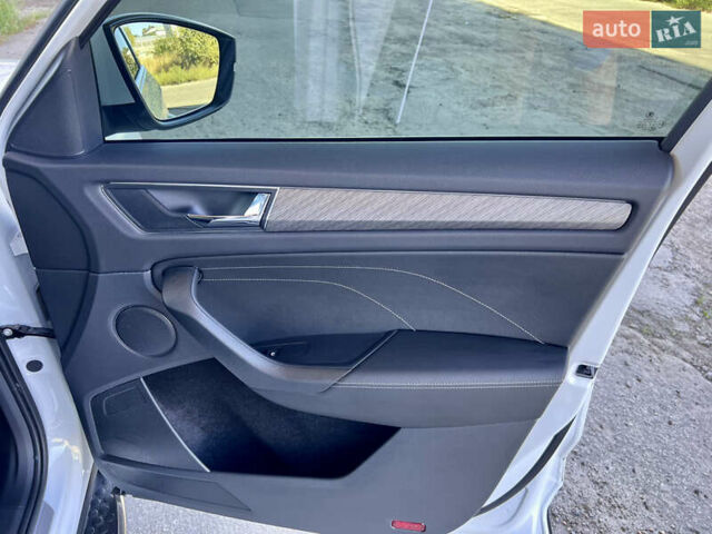 Шкода Kodiaq 2023 в Киеве на Automoto.ua Шкода Kodiaq, объемом двигателя 1.97 л и пробегом 80 тыс. км за 37997 $, фото 43 на Automoto.ua