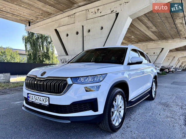 Шкода Kodiaq 2023 в Киеве на Automoto.ua Шкода Kodiaq, объемом двигателя 1.97 л и пробегом 80 тыс. км за 37997 $, фото 2 на Automoto.ua