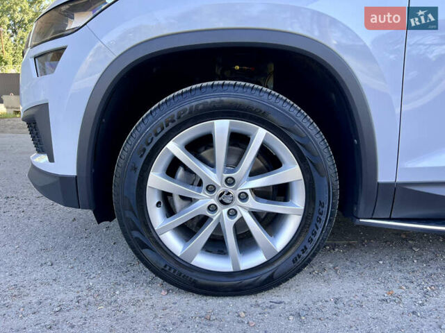 Шкода Kodiaq 2023 в Киеве на Automoto.ua Шкода Kodiaq, объемом двигателя 1.97 л и пробегом 80 тыс. км за 37997 $, фото 12 на Automoto.ua