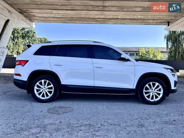 Шкода Kodiaq 2023 в Киеве на Automoto.ua Шкода Kodiaq, объемом двигателя 1.97 л и пробегом 80 тыс. км за 37997 $, фото 18 на Automoto.ua