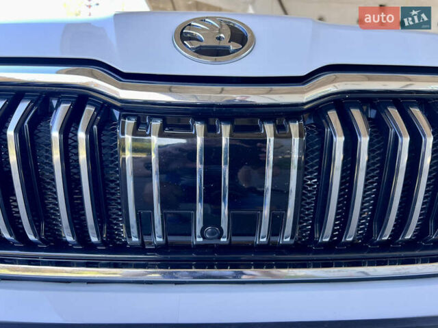 Шкода Kodiaq 2023 в Киеве на Automoto.ua Шкода Kodiaq, объемом двигателя 1.97 л и пробегом 80 тыс. км за 37997 $, фото 57 на Automoto.ua