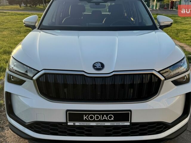 Шкода Kodiaq 2025 в Киеве на Automoto.ua Шкода Kodiaq, объемом двигателя 1.97 л и пробегом 0 тыс. км за 45871 $, фото 1 на Automoto.ua