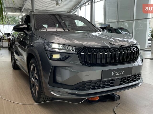Шкода Kodiaq 2025 в Киеве на Automoto.ua Шкода Kodiaq, объемом двигателя 1.97 л и пробегом 0 тыс. км за 50637 $, фото 1 на Automoto.ua