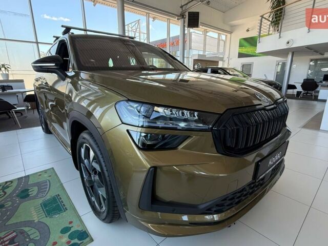 Шкода Kodiaq 2025 в Днепре (Днепропетровске) на Automoto.ua Шкода Kodiaq, объемом двигателя 1.98 л и пробегом 0 тыс. км за 49060 $, фото 2 на Automoto.ua
