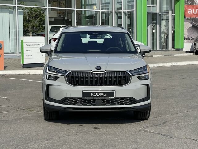 Шкода Kodiaq 2025 в Днепре (Днепропетровске) на Automoto.ua Шкода Kodiaq, объемом двигателя 1.98 л и пробегом 0 тыс. км за 40557 $, фото 17 на Automoto.ua