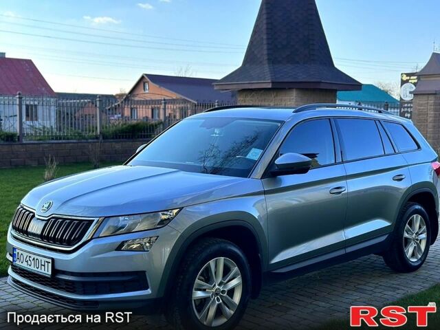 Сірий Шкода Kodiaq, об'ємом двигуна 2 л та пробігом 107 тис. км за 27999 $, фото 2 на Automoto.ua