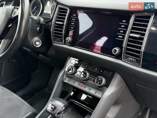 Сірий Шкода Kodiaq, об'ємом двигуна 2 л та пробігом 220 тис. км за 25750 $, фото 53 на Automoto.ua