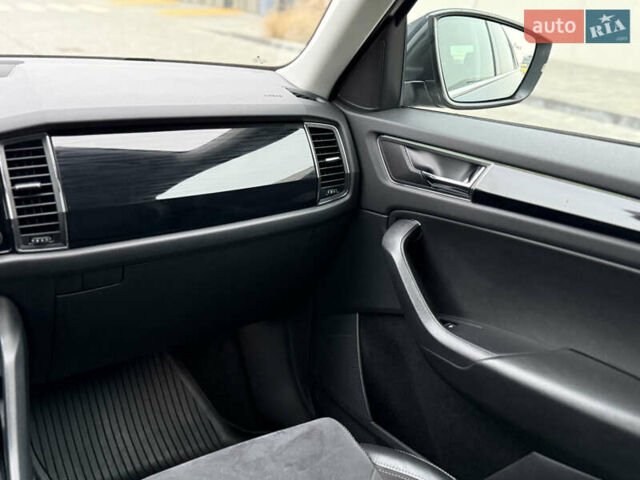 Сірий Шкода Kodiaq, об'ємом двигуна 2 л та пробігом 220 тис. км за 25750 $, фото 67 на Automoto.ua