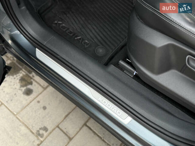 Сірий Шкода Kodiaq, об'ємом двигуна 2 л та пробігом 220 тис. км за 25750 $, фото 45 на Automoto.ua