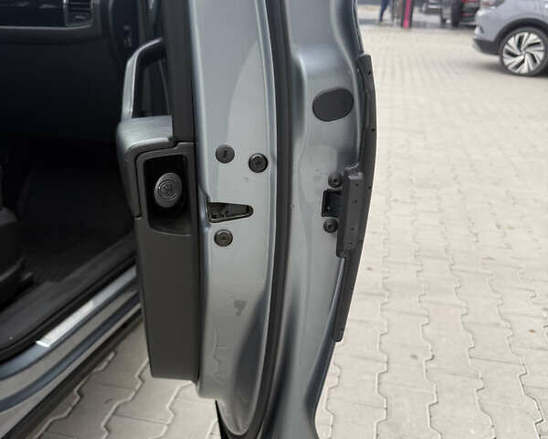 Серый Шкода Kodiaq, объемом двигателя 1.97 л и пробегом 225 тыс. км за 26800 $, фото 31 на Automoto.ua