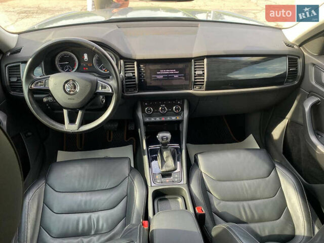 Сірий Шкода Kodiaq, об'ємом двигуна 1.97 л та пробігом 299 тис. км за 23400 $, фото 12 на Automoto.ua