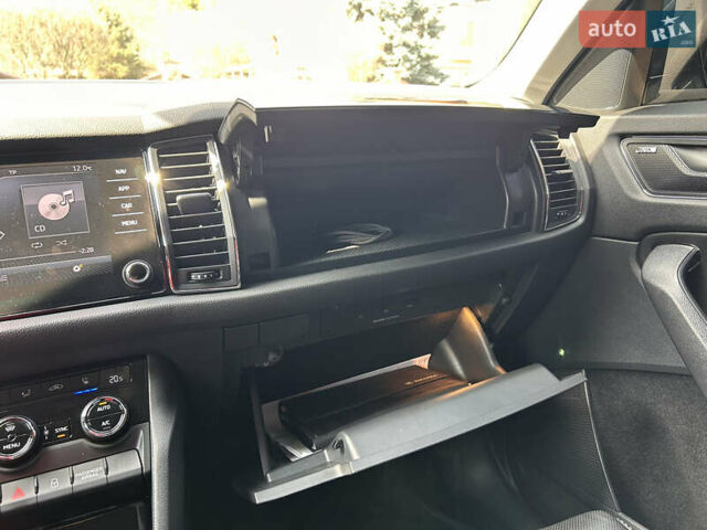 Серый Шкода Kodiaq, объемом двигателя 1.97 л и пробегом 248 тыс. км за 26999 $, фото 71 на Automoto.ua