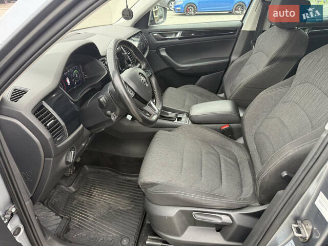 Серый Шкода Kodiaq, объемом двигателя 1.97 л и пробегом 225 тыс. км за 26800 $, фото 16 на Automoto.ua
