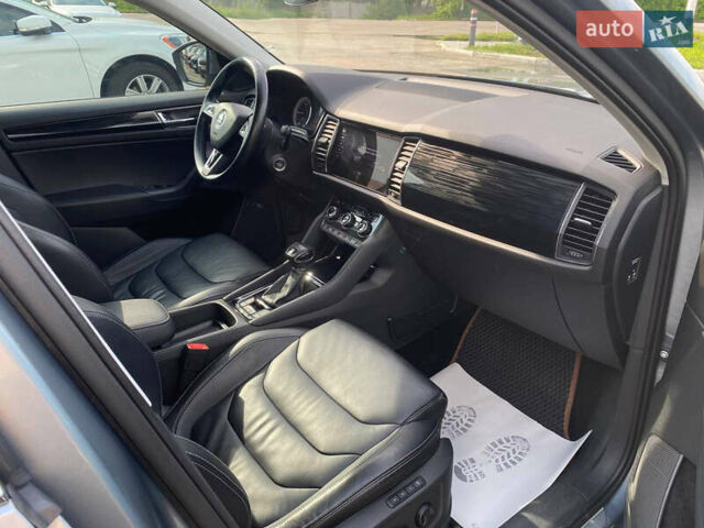 Серый Шкода Kodiaq, объемом двигателя 1.97 л и пробегом 299 тыс. км за 24400 $, фото 9 на Automoto.ua