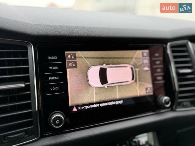 Сірий Шкода Kodiaq, об'ємом двигуна 2 л та пробігом 220 тис. км за 25750 $, фото 82 на Automoto.ua