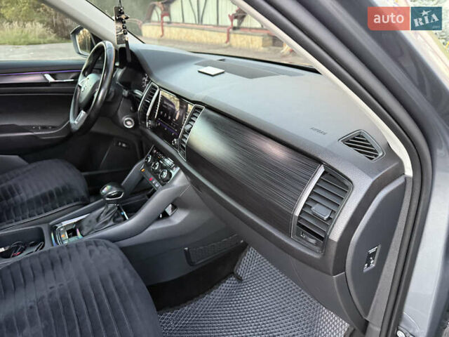 Сірий Шкода Kodiaq, об'ємом двигуна 2 л та пробігом 121 тис. км за 26450 $, фото 32 на Automoto.ua