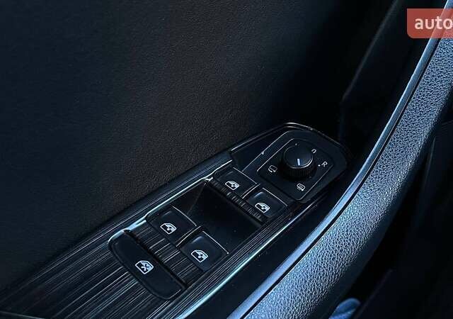 Серый Шкода Kodiaq, объемом двигателя 1.4 л и пробегом 192 тыс. км за 18499 $, фото 12 на Automoto.ua